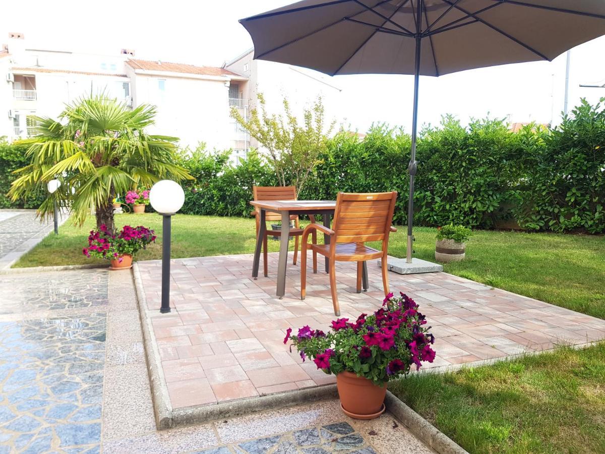 Apartmani Assa Krk Krk Town Exterior photo