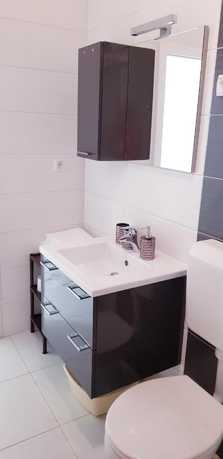 Apartmani Assa Krk Krk Town Exterior photo