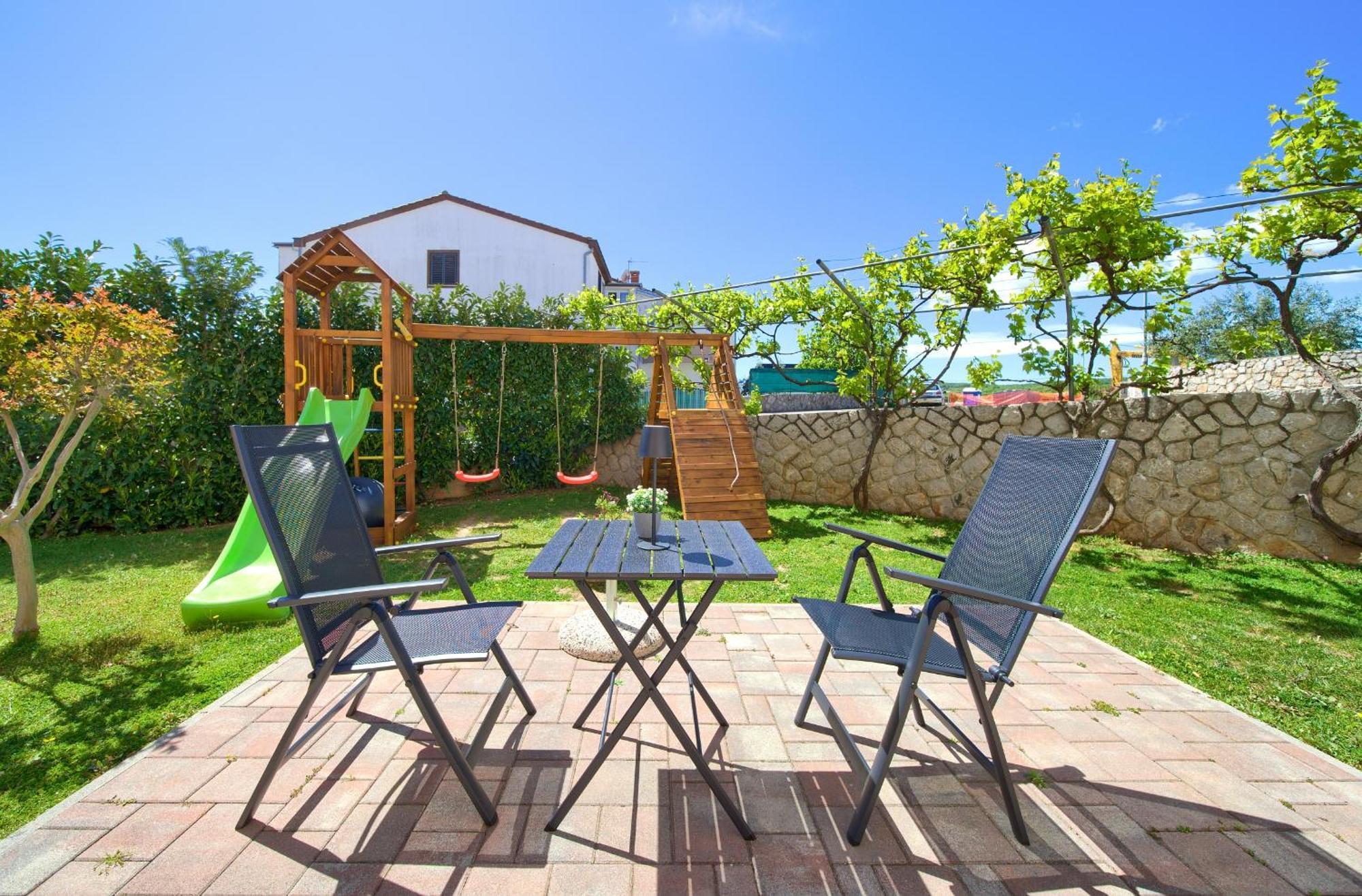Apartmani Assa Krk Krk Town Exterior photo